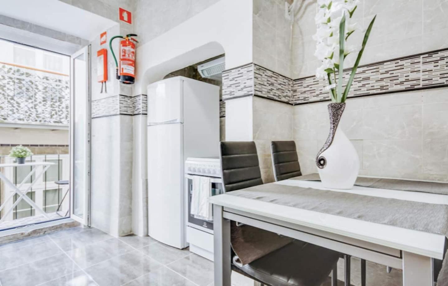 3 Bedroom Apartment In Baixa With River View Lissabon Exterior foto