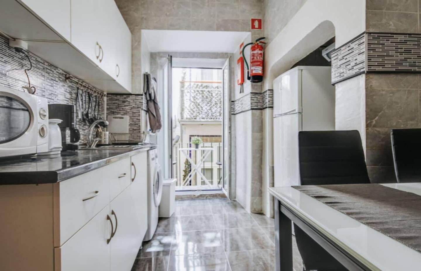 3 Bedroom Apartment In Baixa With River View Lissabon Exterior foto